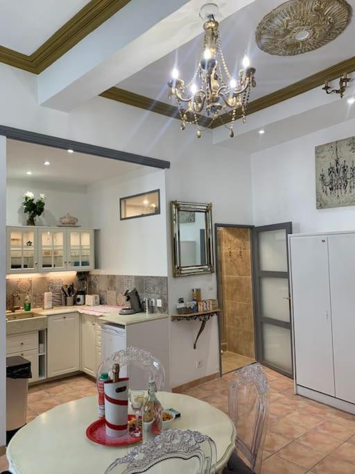 Magnifique Appartement Plein Coeur Avignon Intra-Muros Esterno foto